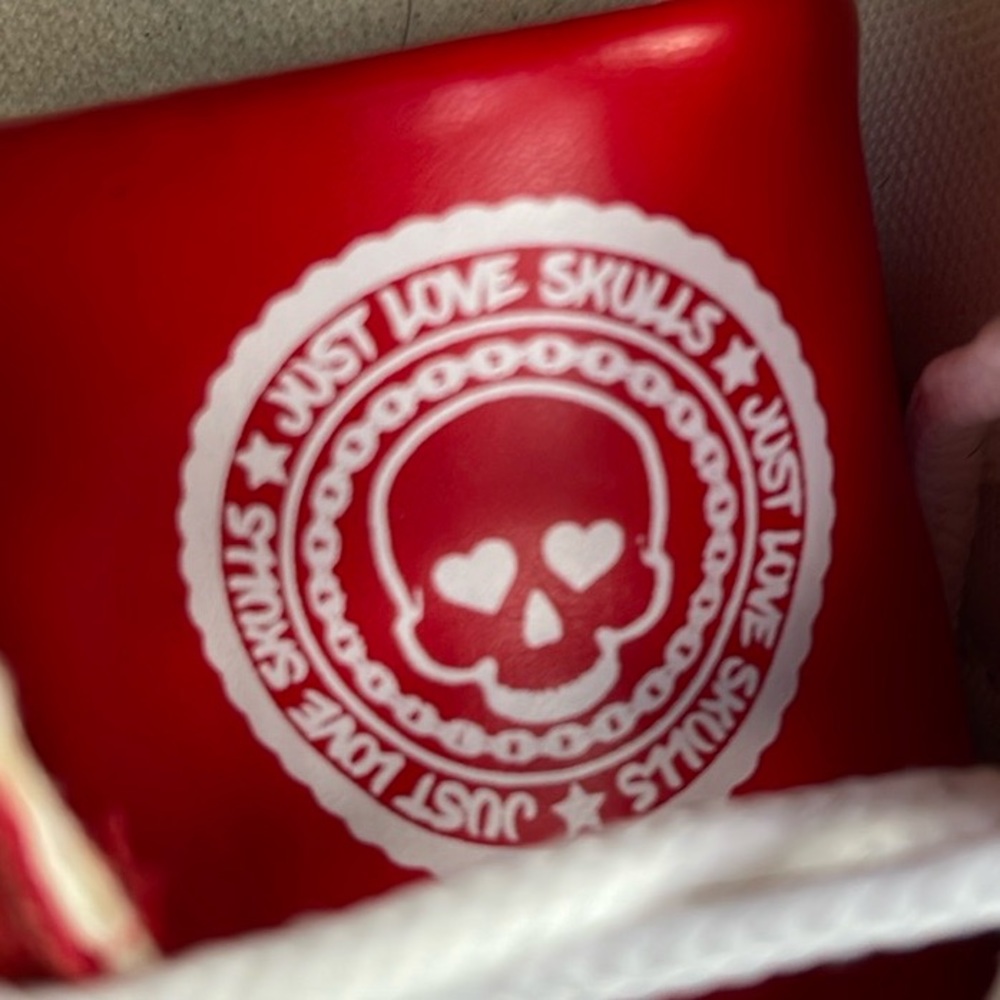 Red Skull Pattern Women's Sneakers - Picture 7 of 16